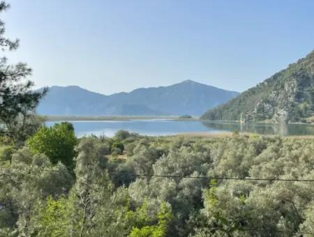 6.821M2 Dorfhaus Zum Verkauf Mit Blick Auf Den Çandir See