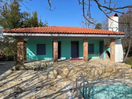 Single Storey House For Sale In A Plot Of 2882 M2 In Eskikoy