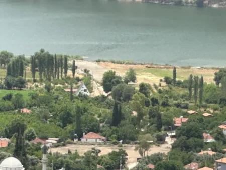 Çandır'da Göl Deniz Manzaralı Satılık Arsa